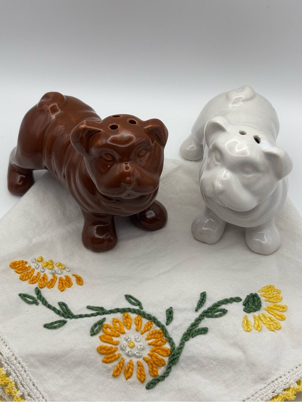 Ceramic Bulldog Salt & Pepper Shaker Set Brown & White Dog Kitchen Decor